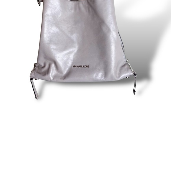 Michael Kors Grey Leather Handbag. - Picture 11 of 11
